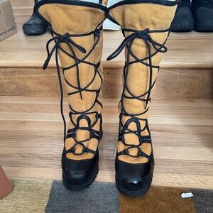 North Face Cryos Elegant Lace-Up Tan and Black Women's Boots